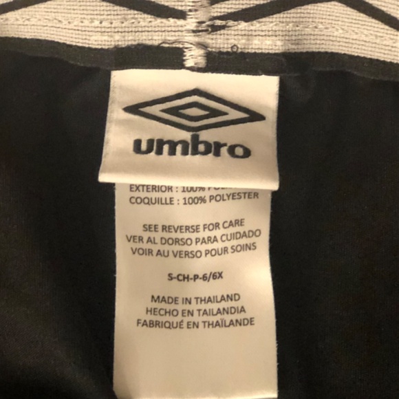 Umbro Girls Black Athletic Shorts size 6/6X - Picture 7 of 7